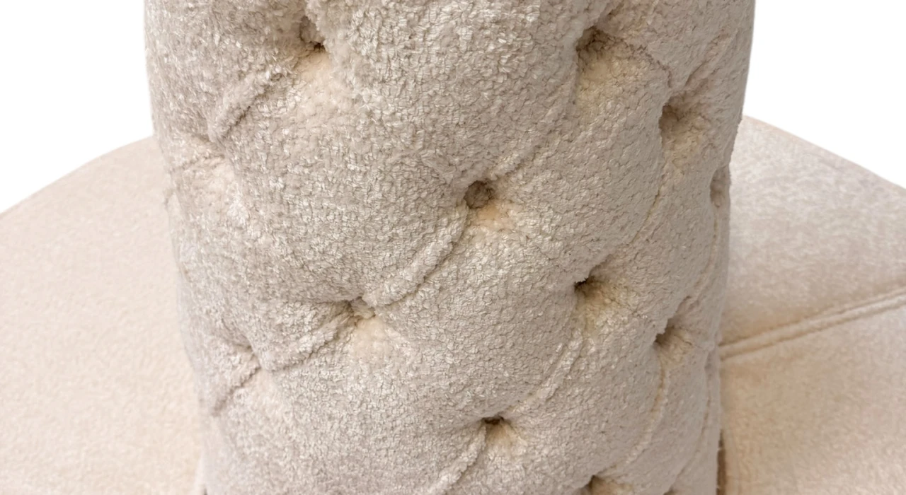 Hollywood Regency Round Banquet Settee Tufted Lobby Sofa in Bouclé, 1980s